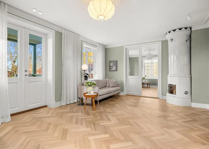 Unik Villaeiendom, Totalrenovert I Klassisk Stil